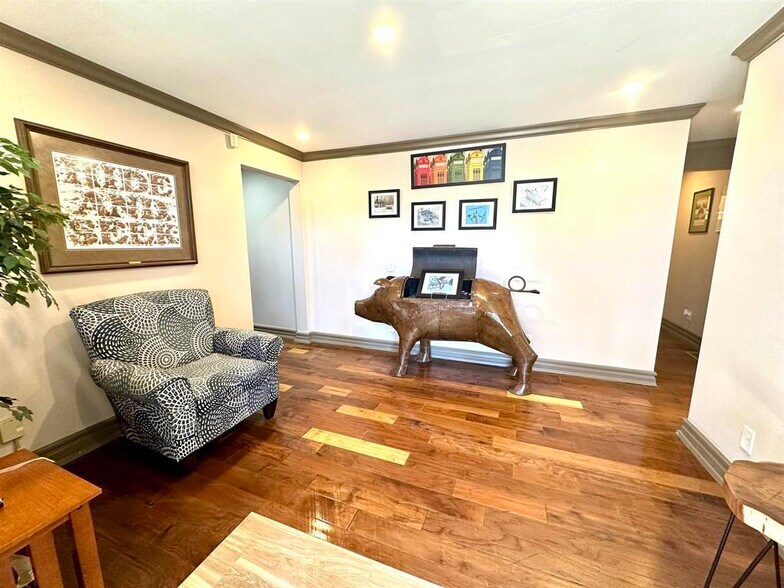 More Photos Of 701 Winchester Ave, Ashland Office For Sale