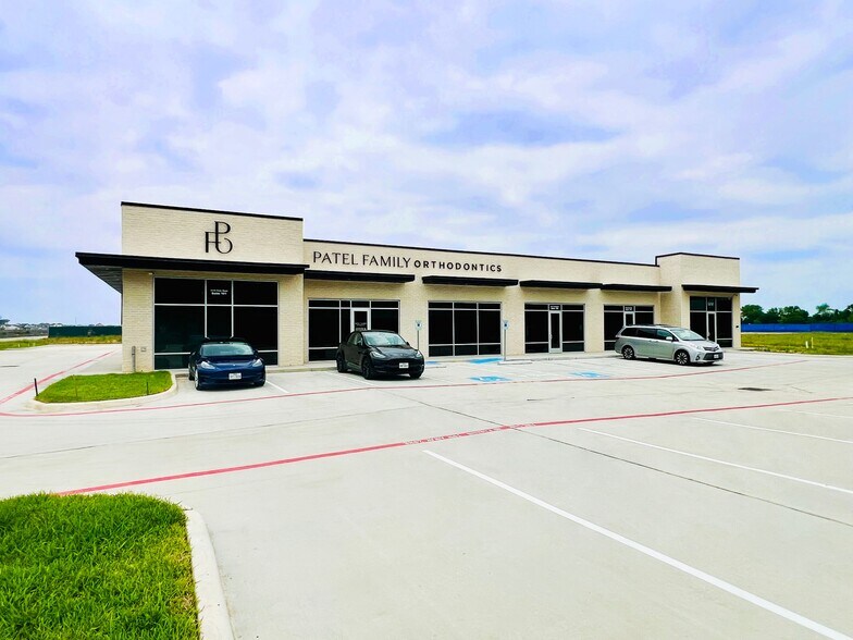 More Photos Of 5125 Peek Rd, Katy Storefront For Lease