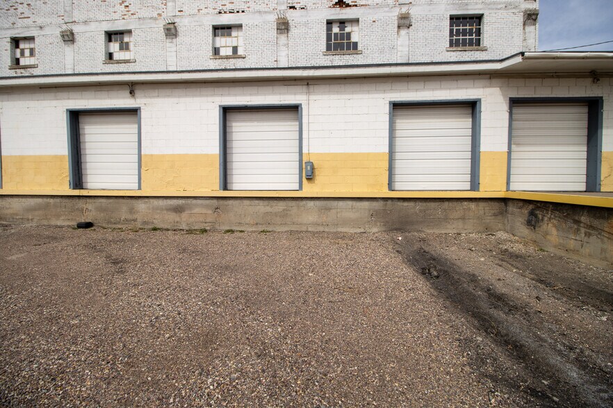 More Photos Of 902 S 1st Ave, Pocatello Distribution For Lease