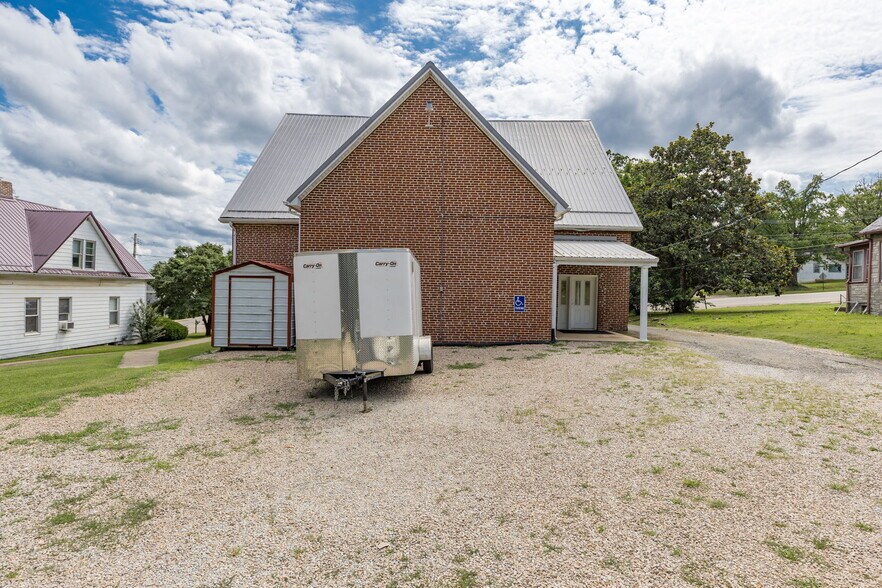 More Photos Of 408 W Main St, Park Hills Religious Facility For Sale