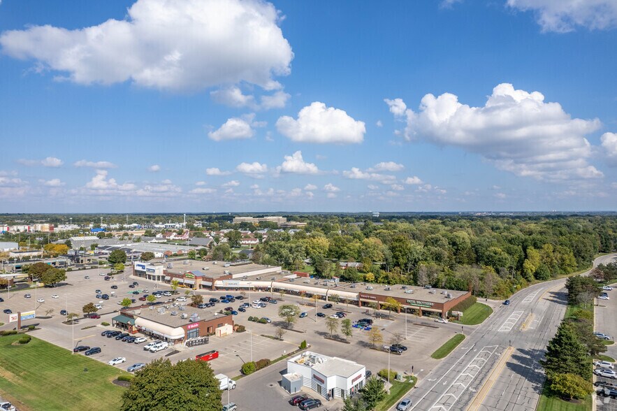 More Photos Of 6600-6694 Sawmill Rd, Columbus Storefront For Lease