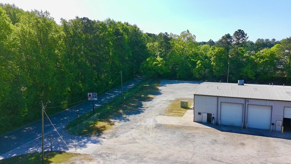 More Photos Of 4490 Bowman Industrial Ct, Conley Service For Lease