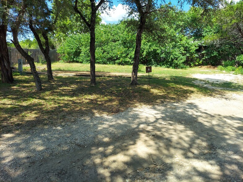 More Photos Of 14711A Quail Ct, Leander Trailer Camper Park For Sale