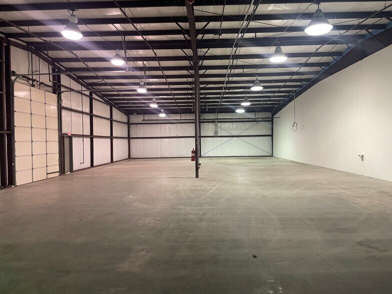 More Photos Of 505 N 6th St, Chickasha Warehouse For Sale