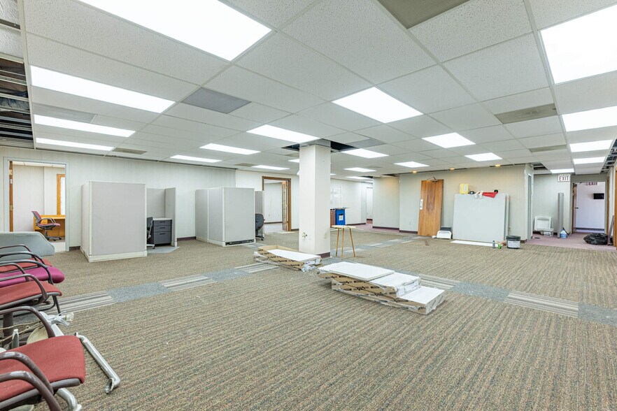 More Photos Of 4999 Northcutt Pl, Dayton Medical For Lease