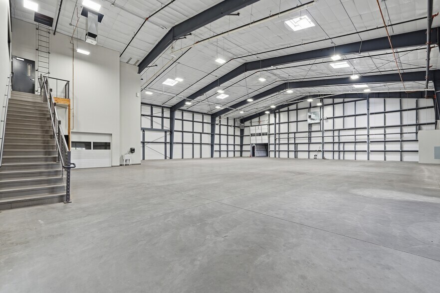 More Photos Of 1675 Las Colonias Dr, Grand Junction Showroom For Lease