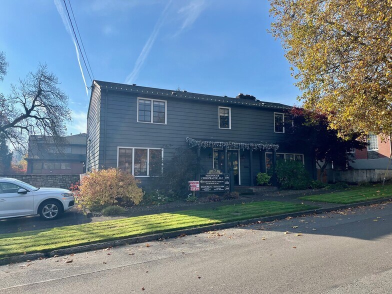 More Photos Of 358 Superior St SE, Salem Office For Sale