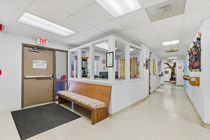 More Photos Of 2330 Mount Hebron Dr, Ellicott City Schools For Lease