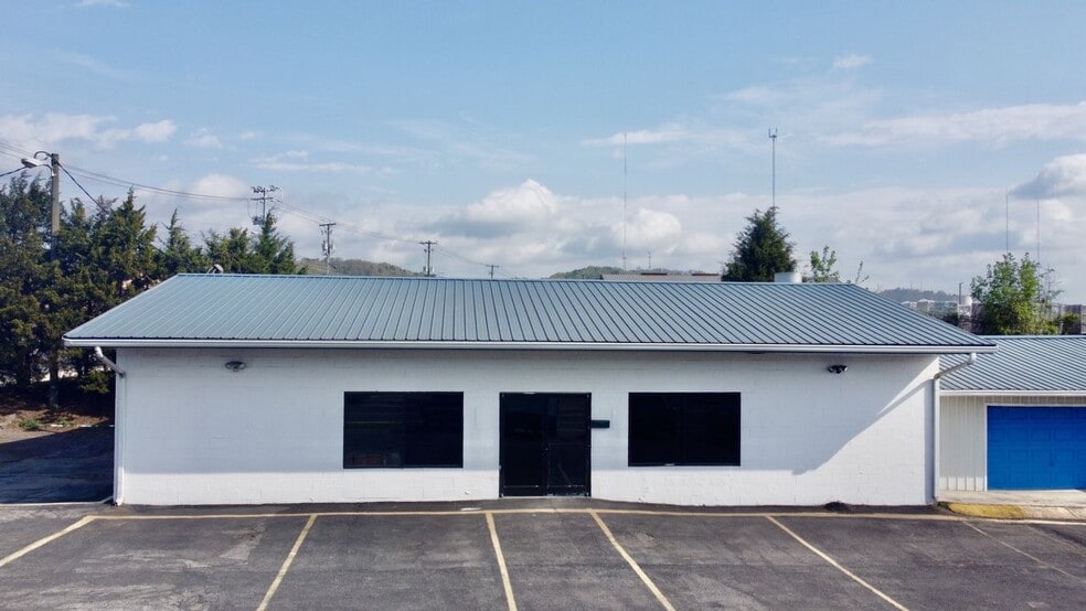 More Photos Of 2833 Western Ave, Knoxville Freestanding For Sale