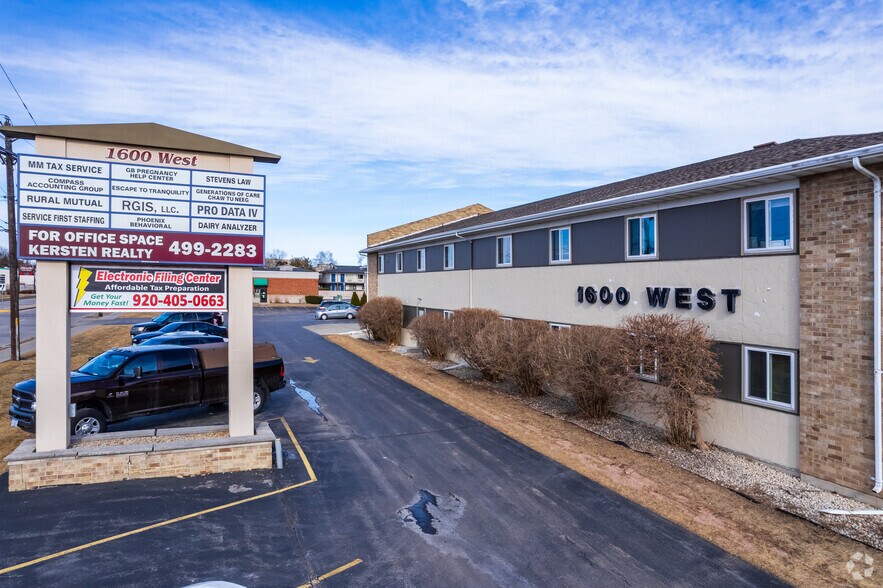 More Photos Of 1600 Shawano Ave, Green Bay Office For Lease