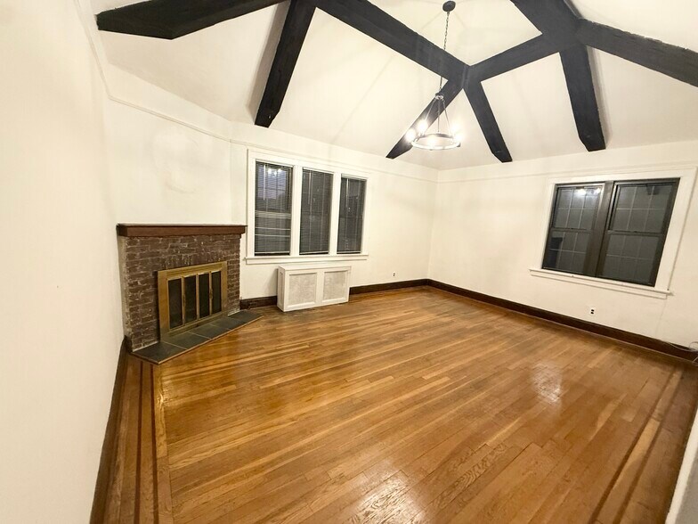 More Photos Of 190-17 Crocheron Ave, Flushing Apartments For Sale