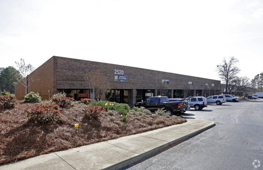More Photos Of 2520 Park Central Blvd, Decatur Distribution For Lease