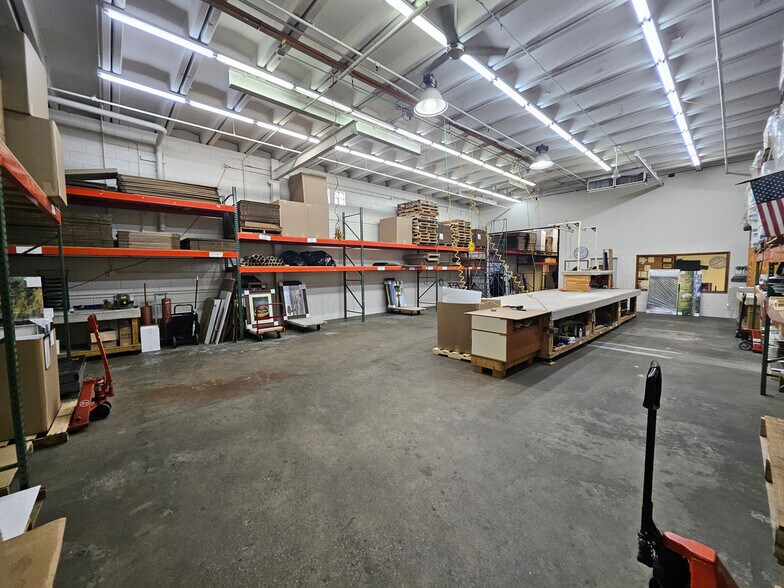 More Photos Of 3715 50th Ave, Minneapolis Manufacturing For Sale