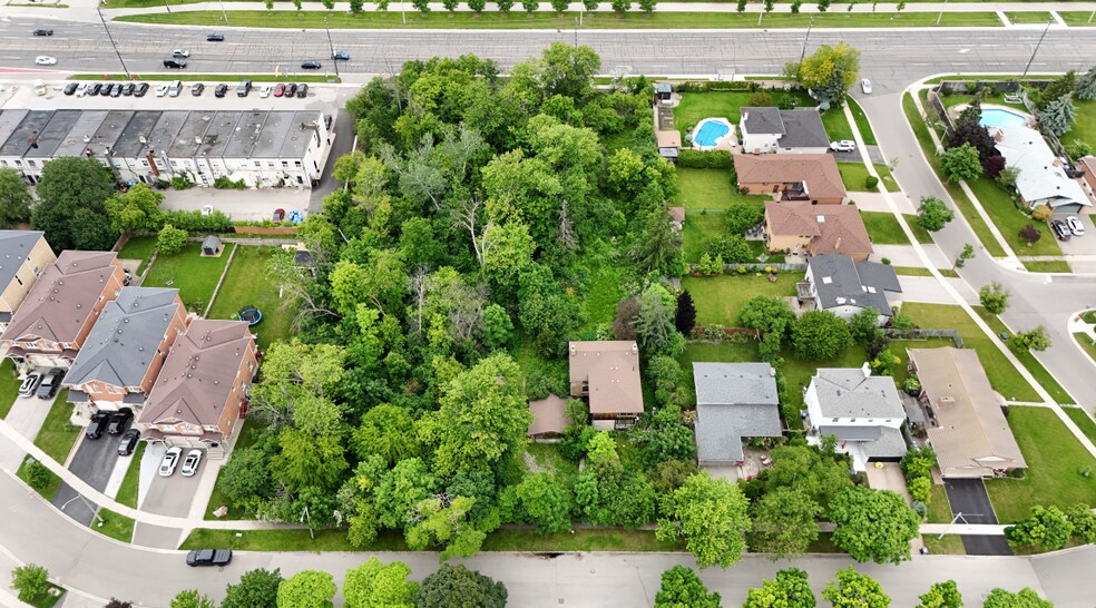 More Photos Of 1050 Burnhamthorpe Rd E, Mississauga Land For Sale