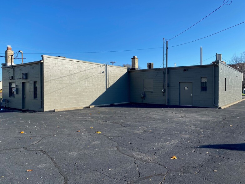 More Photos Of 3125 Rochester Rd, Royal Oak Storefront For Lease