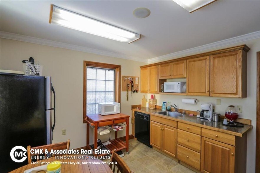 More Photos Of 131 Maple Ave Ext, Amsterdam Coworking Space