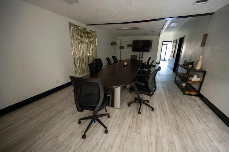 More Photos Of 517 N Carrier Pky, Grand Prairie Medical For Lease