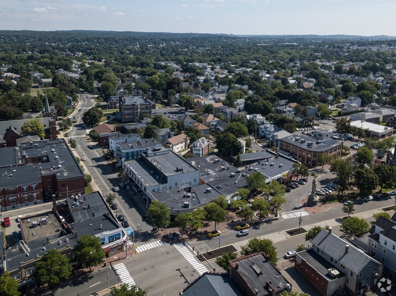 More Photos Of 325 Broadway, Arlington Freestanding For Lease