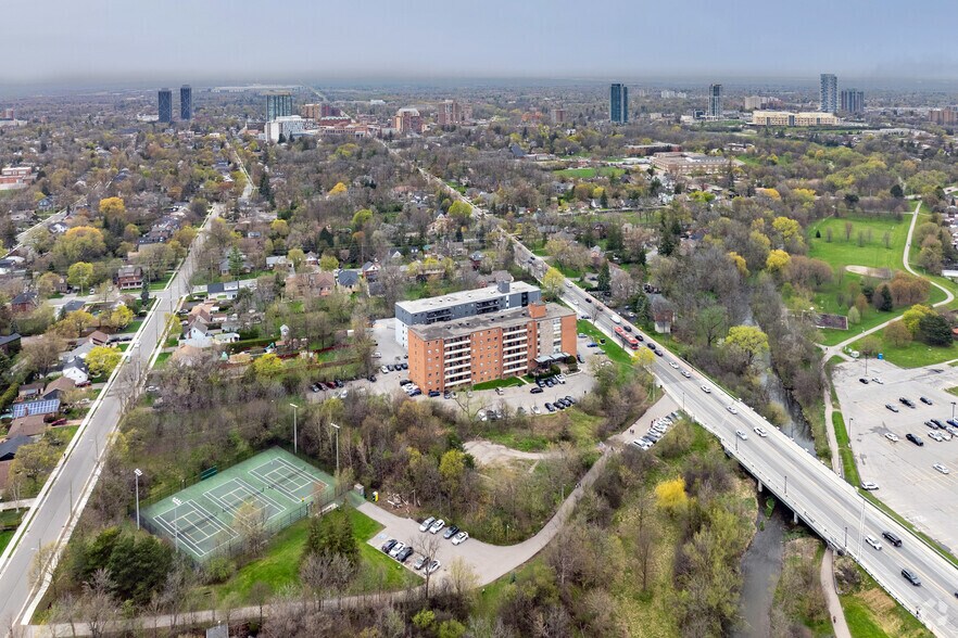 More Photos Of 143 Main St S, Brampton Apartments For Sale