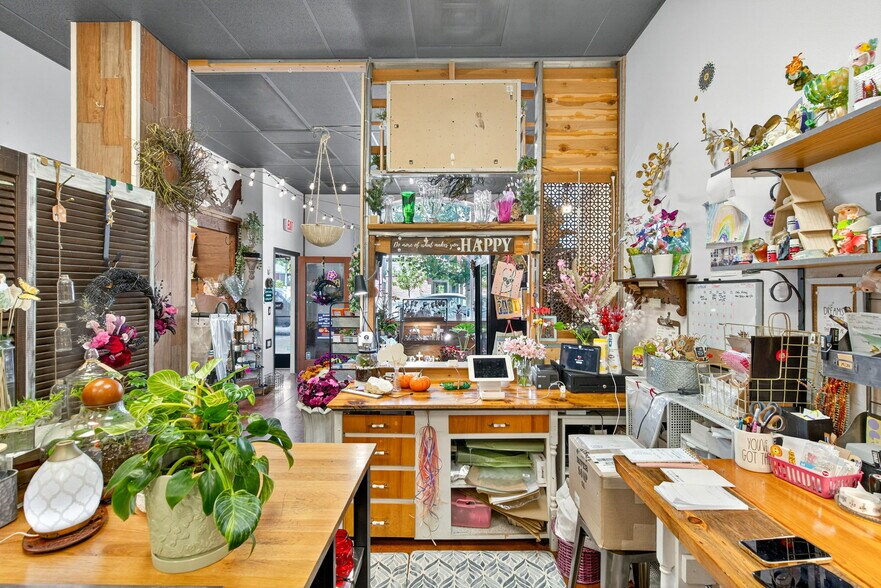 More Photos Of 1647 NE Market Dr, Fairview Apartments For Sale