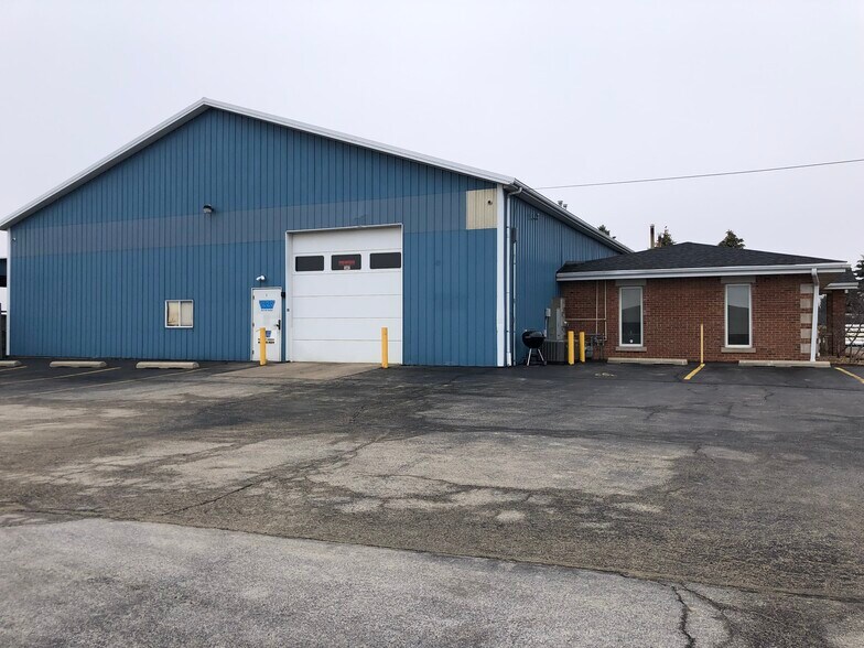 More Photos Of 825 E North St, Elburn Warehouse For Sale