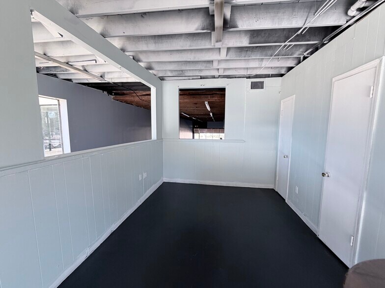 More Photos Of 3393-3437 Summer Ave, Memphis Storefront For Lease