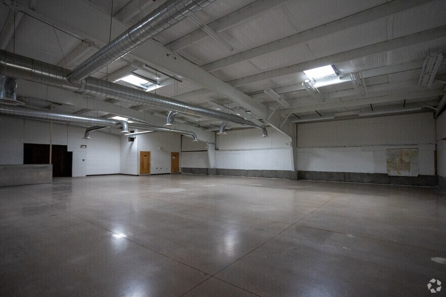 More Photos Of 113 Gold Ave, Grants Light Manufacturing For Sale