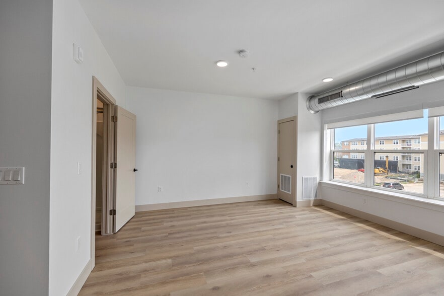 More Photos Of 27 S Squirrel Rd, Auburn Hills Coworking Space