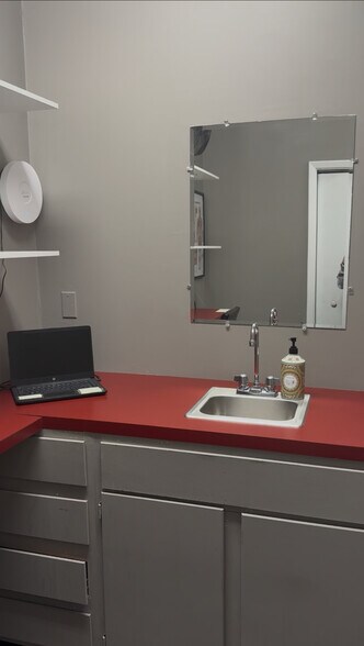 More Photos Of 10158 Niagara Falls Blvd, Niagara Falls Storefront Retail Office For Lease