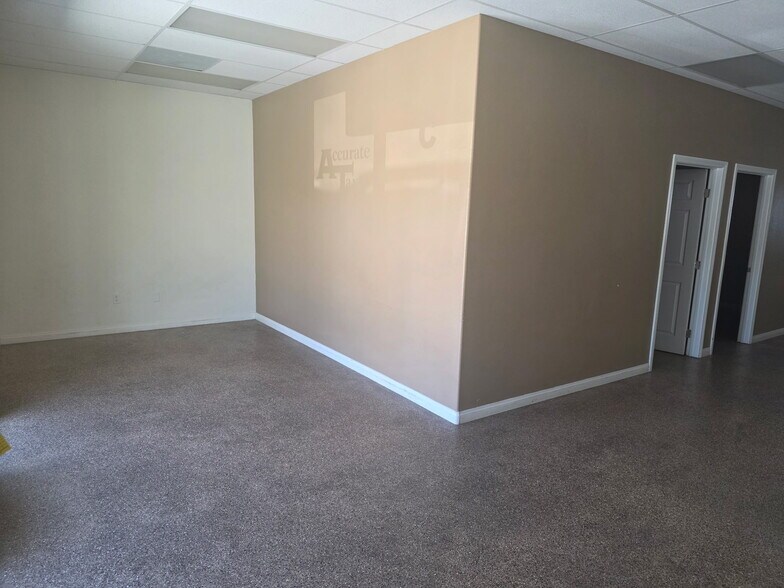 More Photos Of 1302 E 6th St, Beaumont Freestanding For Lease
