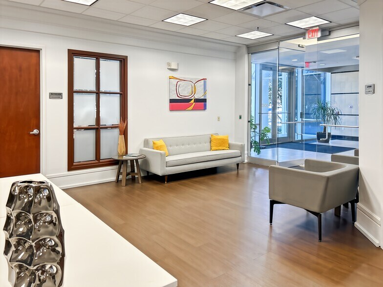 Primary Photo Of 10752 Deerwood Park Blvd, Jacksonville Coworking Space