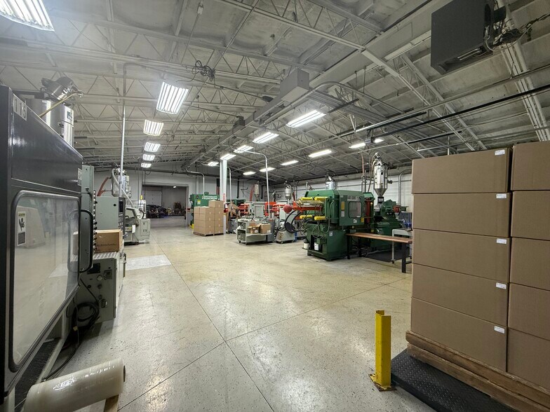 More Photos Of 3921 32nd St, Port Huron Manufacturing For Sale