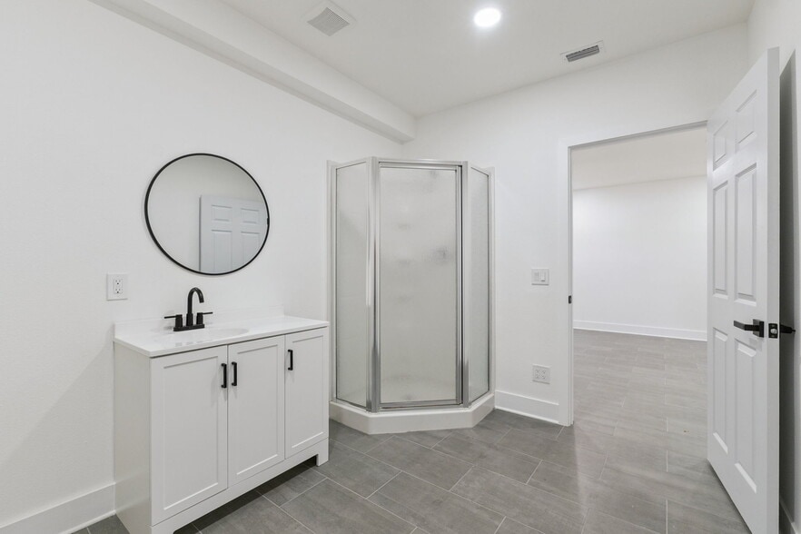 More Photos Of 557 W Plant St, Winter Garden Office For Sale