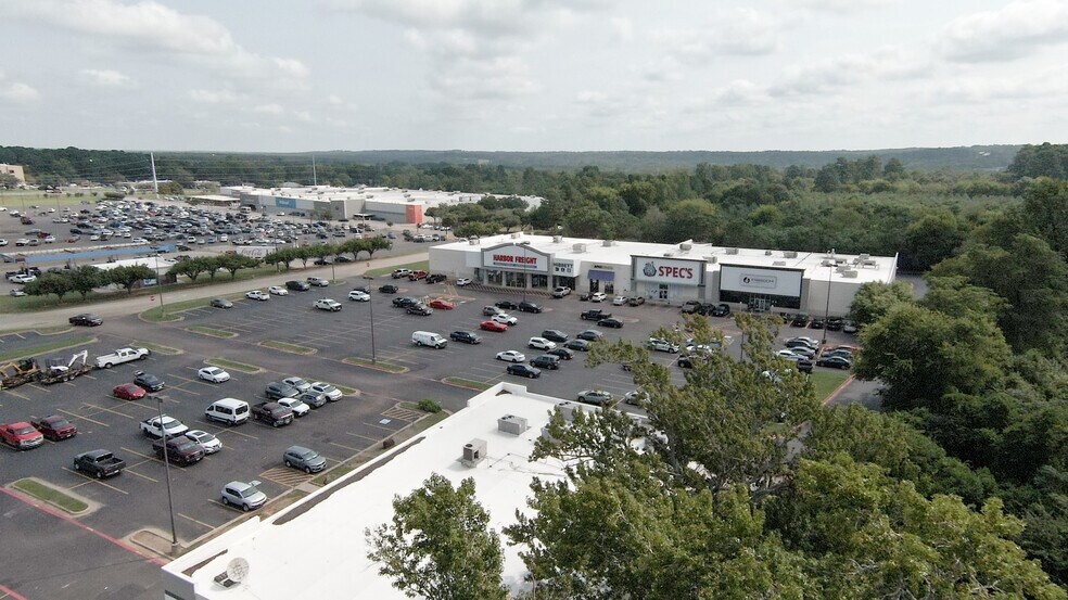 More Photos Of 4604 North St, Nacogdoches Storefront For Lease