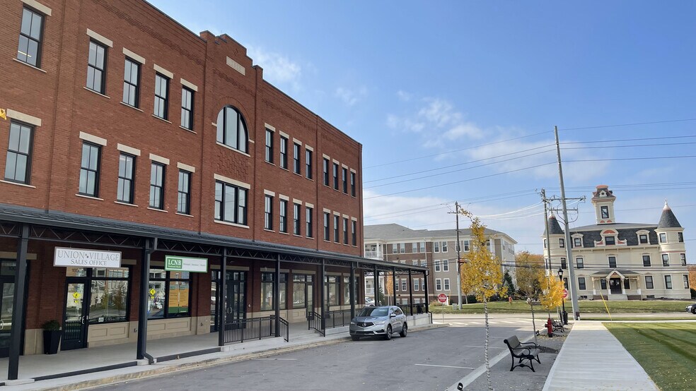 More Photos Of 198 Ohio 741, Lebanon Supermarket For Lease