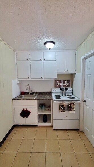 More Photos Of 120 2nd St, Winder Apartments For Sale