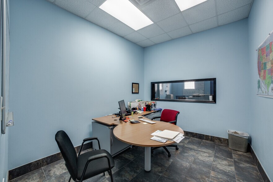 More Photos Of 10835 Gulfdale St, San Antonio Light Distribution For Sale