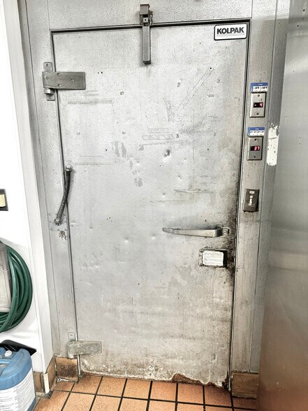 More Photos Of 14474 Beach Blvd, Jacksonville Fast Food For Lease