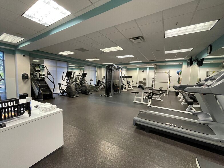 More Photos Of 200 Carillon Pkwy, Saint Petersburg Office For Lease