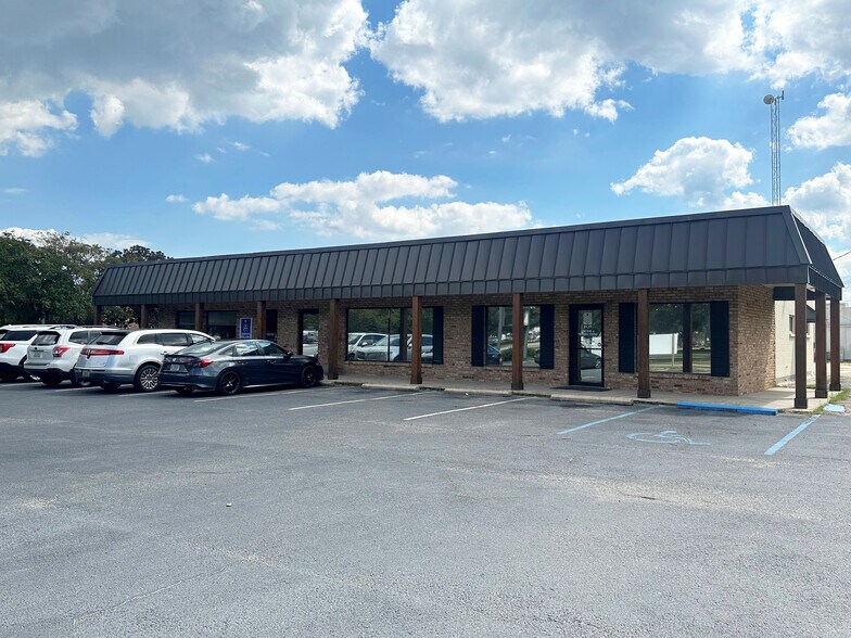 More Photos Of 3165 Dauphin St, Mobile Freestanding For Sale