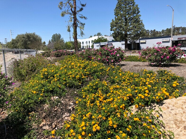 More Photos Of 250 E Easy St, Simi Valley Office For Lease