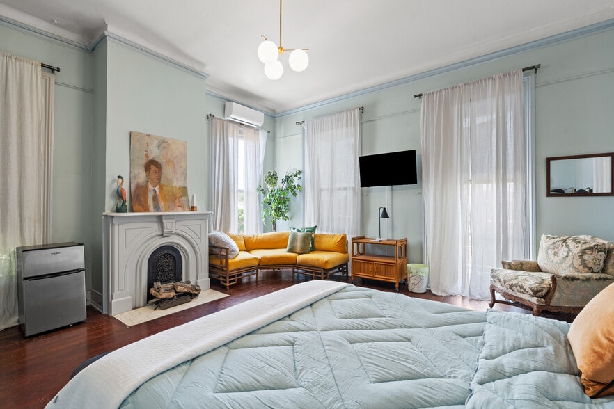 More Photos Of 1103 33rd St, Galveston Hotel For Sale