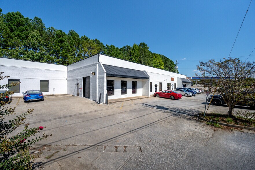 More Photos Of 565-595 Garden Walk Blvd, Atlanta Freestanding For Lease
