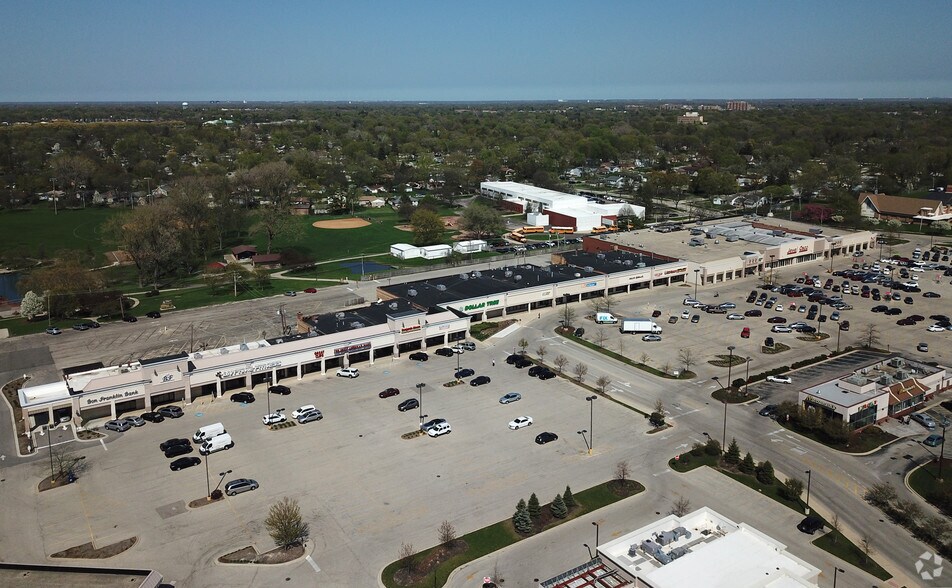 More Photos Of 3104-3266 Kirchoff Rd, Rolling Meadows General Retail For Lease