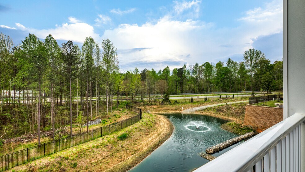 More Photos Of 5401 Commonwealth Centre Pky, Midlothian Apartments For Sale