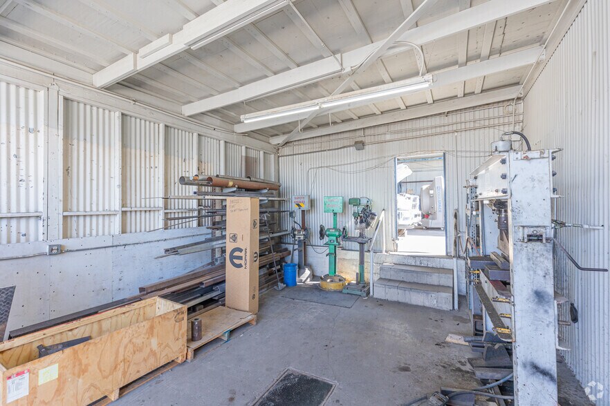 More Photos Of 453 Main St, Ramona Auto Repair For Sale