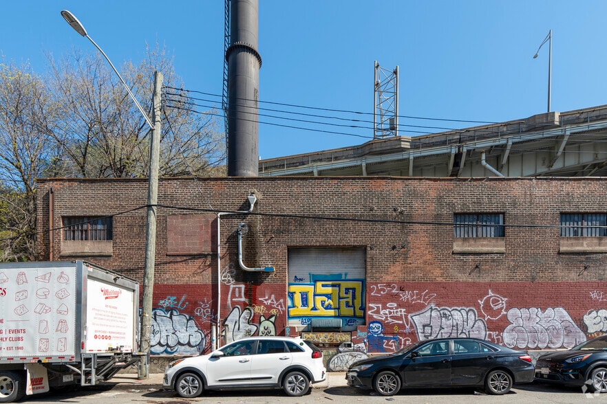 More Photos Of 25-25 51st Ave, Long Island City Warehouse For Lease