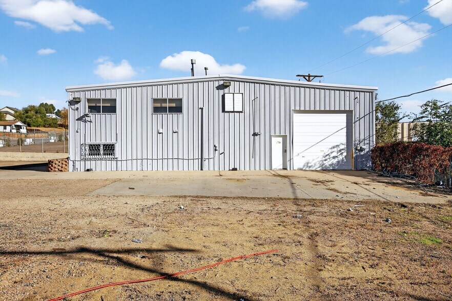 More Photos Of 3050 S Zuni St, Englewood Warehouse For Lease