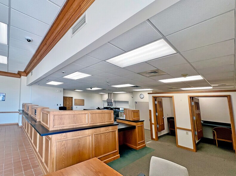More Photos Of 2143 S State Route 157, Edwardsville Bank For Sale
