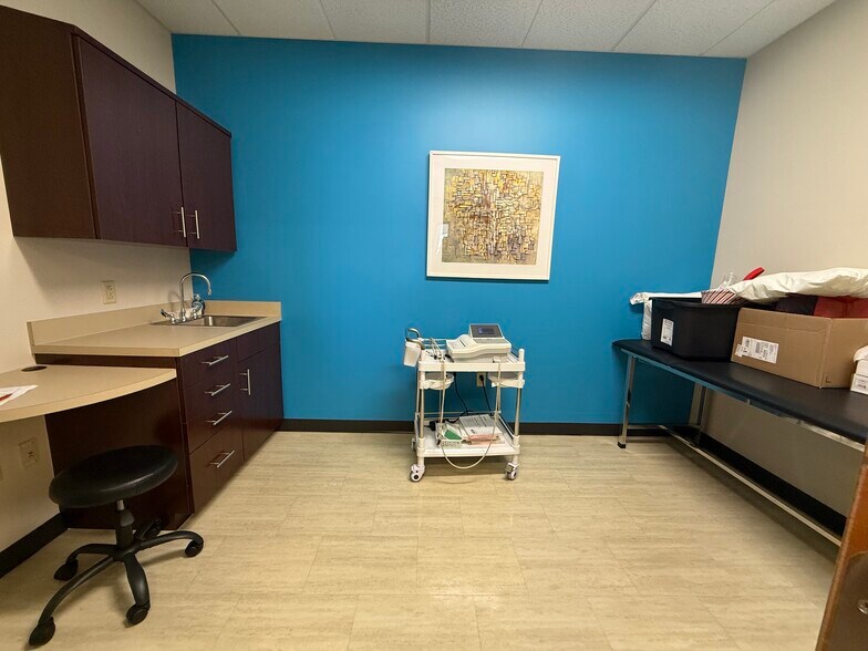 More Photos Of 1879 Nightingale Ln, Tavares Medical For Sale